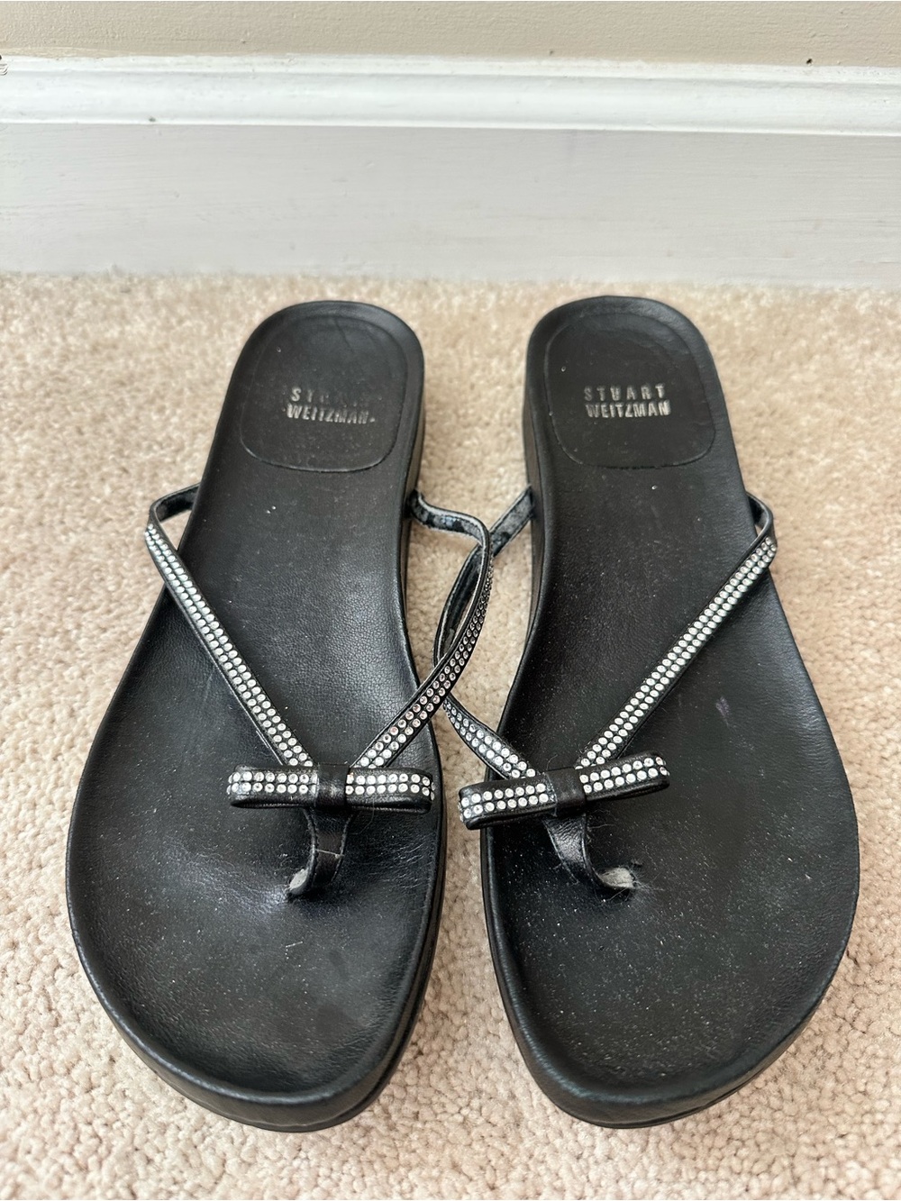 Stuart Weitzman Black Leather Rhinestone Thong Flip Flop Sandals Size 6.5